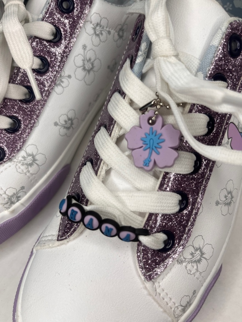 Disney Stitch Women's Sneaker nwot - Picture 6 of 11
